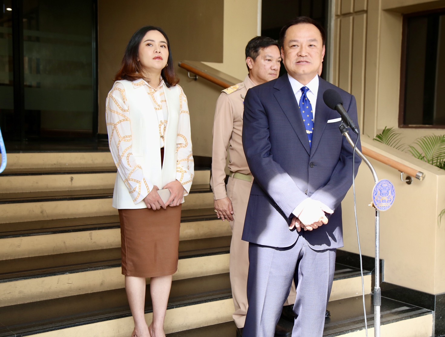 “อนุทิน”  เผยครม.เคาะตั้ง “อรรษิษฐ์ ” นั่งปลัดมท. “ศุภชัย ” ปลัดอว. คนใหม่