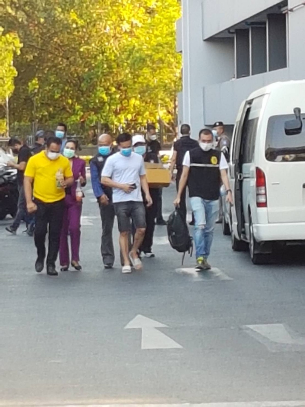 ตร.นำกำลังจับ“ประธานยุทธศาสตร์พรรคภราดรภาพกักตุนหน้ากาก