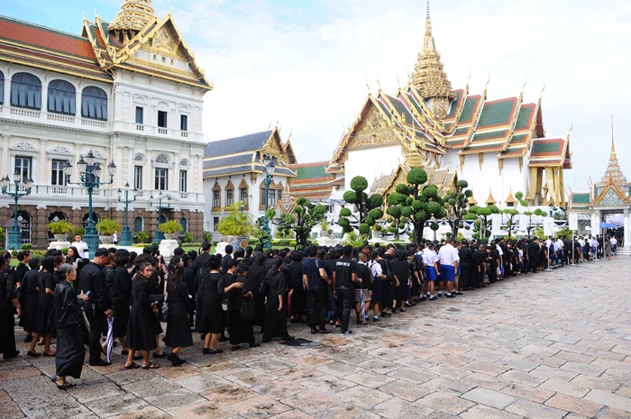 พสกนิกรเข้าถวายสักการะพระบรมศพ วันที่ 14 กันยายน 60 (ประมวลภาพ)