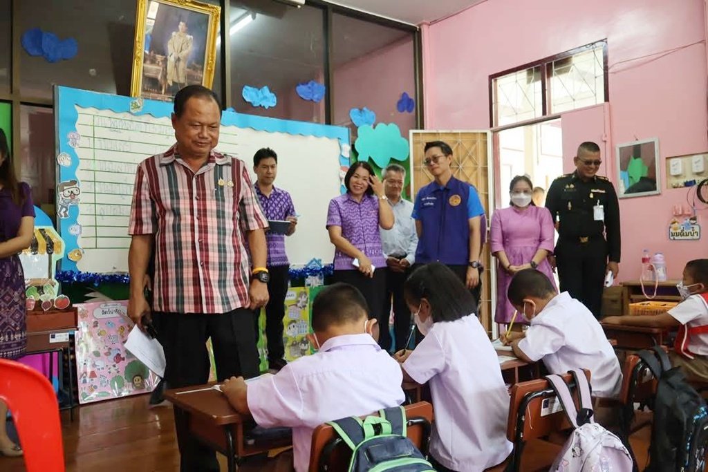 รองผู้ว่าฯอ่างทอง ตรวจเยี่ยมสถานศึกษาพื้นที่อำเภอโพธิ์ทอง 4 แห่ง