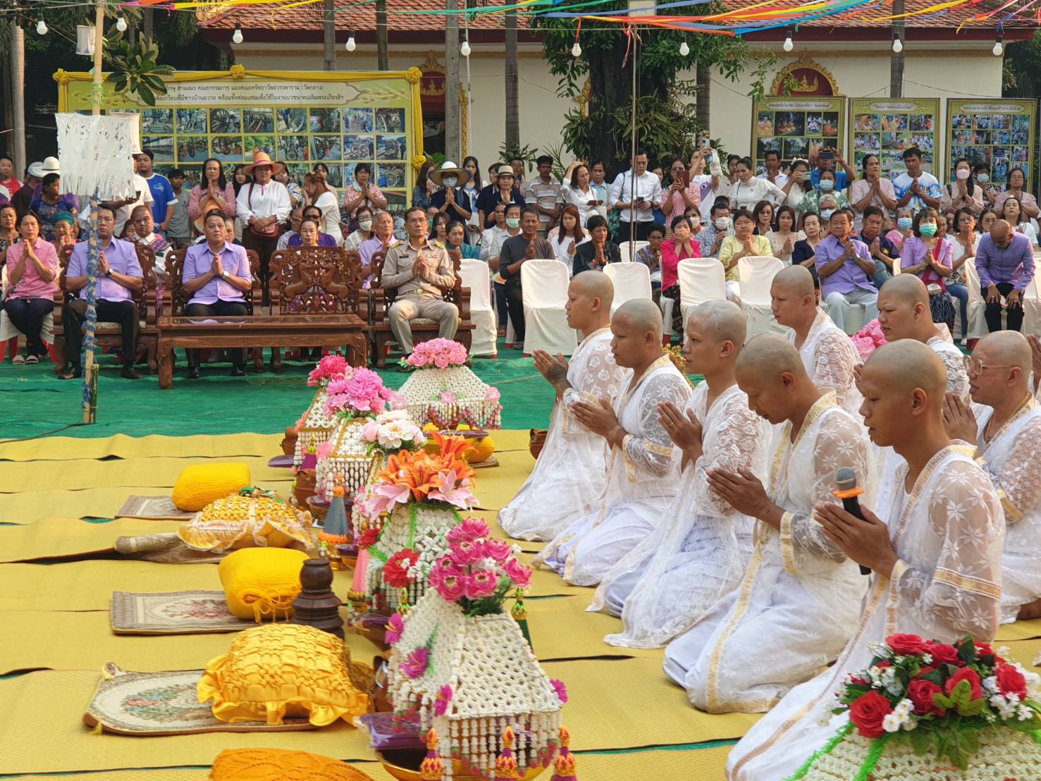 สวรรคโลกจัด อุปสมบทหมู่สามัคคีแห่ล้อเกวียนเฉลิมพระเกียรติ ฯอย่างอลังกาลย้อนอดีต
