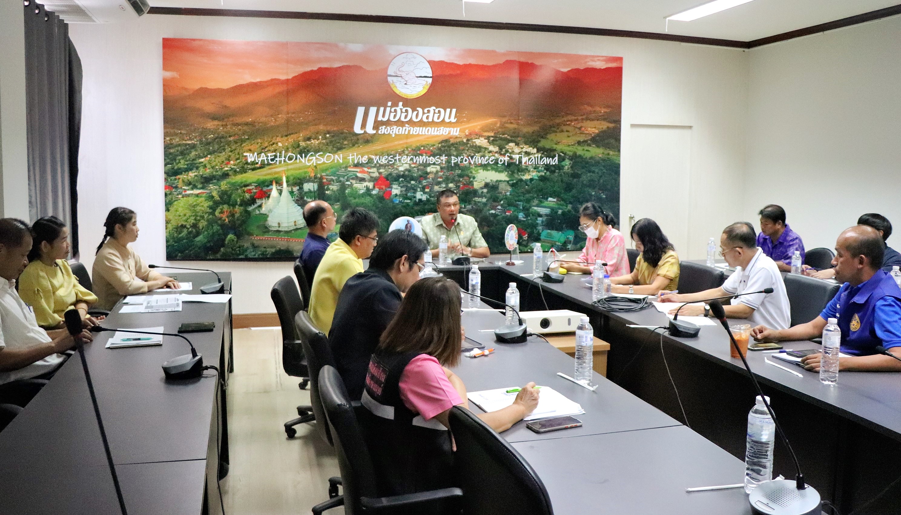 แม่ฮ่องสอนหารือเร่งด่วนพิจารณาให้ความช่วยเหลือผู้ได้รับบาดเจ็บจากเหตุการณ์ถูกยิงช่วงสงกรานต์