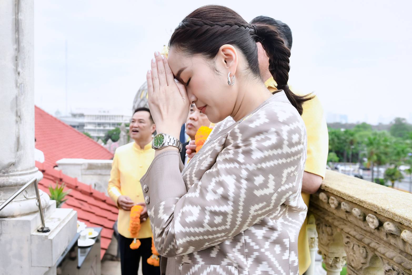 "นายกฯอิ๊งค์" ปรึกษา "พ่อทักษิณ" เชิญ 2 ซินแสเพื่อนสนิทต่างชาติ  ดูห้องทำงานตึกไทยคู่ฟ้า  