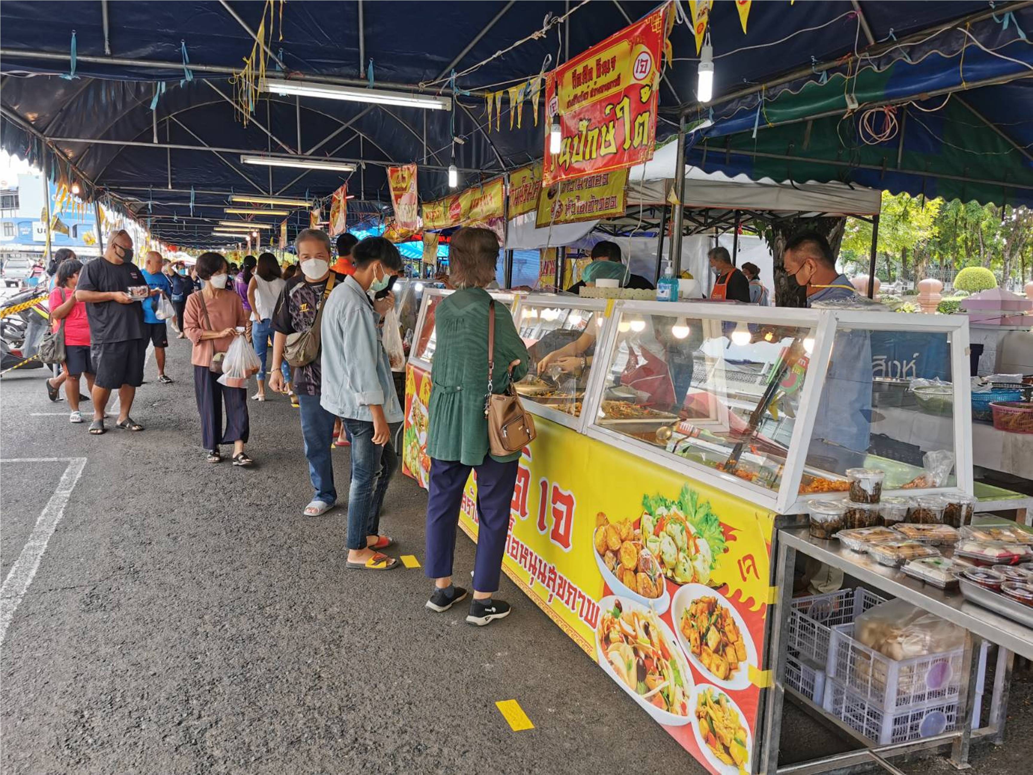 บุรีรัมย์เทศกาลกินเจวันแรกคึกคัก แม่ค้าโอดน้ำท่วมผักแพงเท่าตัว
