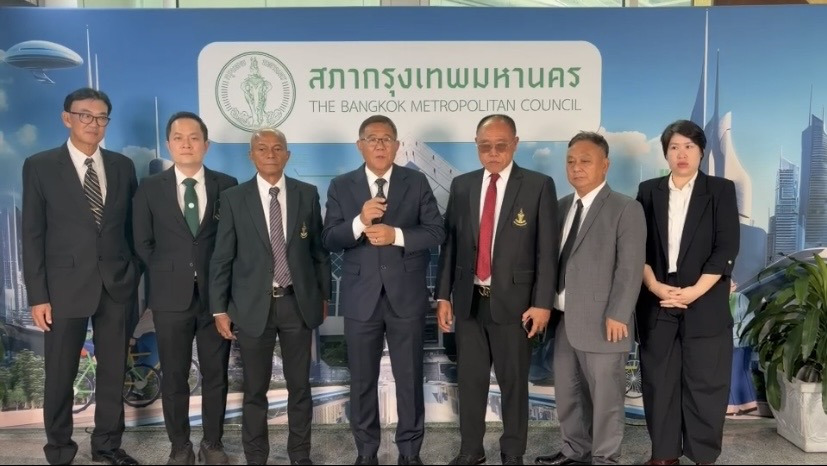วุ่นสภา กทม.! ส.ก. ยอมรับเสียบบัตรแทนกัน เตรียมยื่นประธานสอบจริยธรรม-อาญา