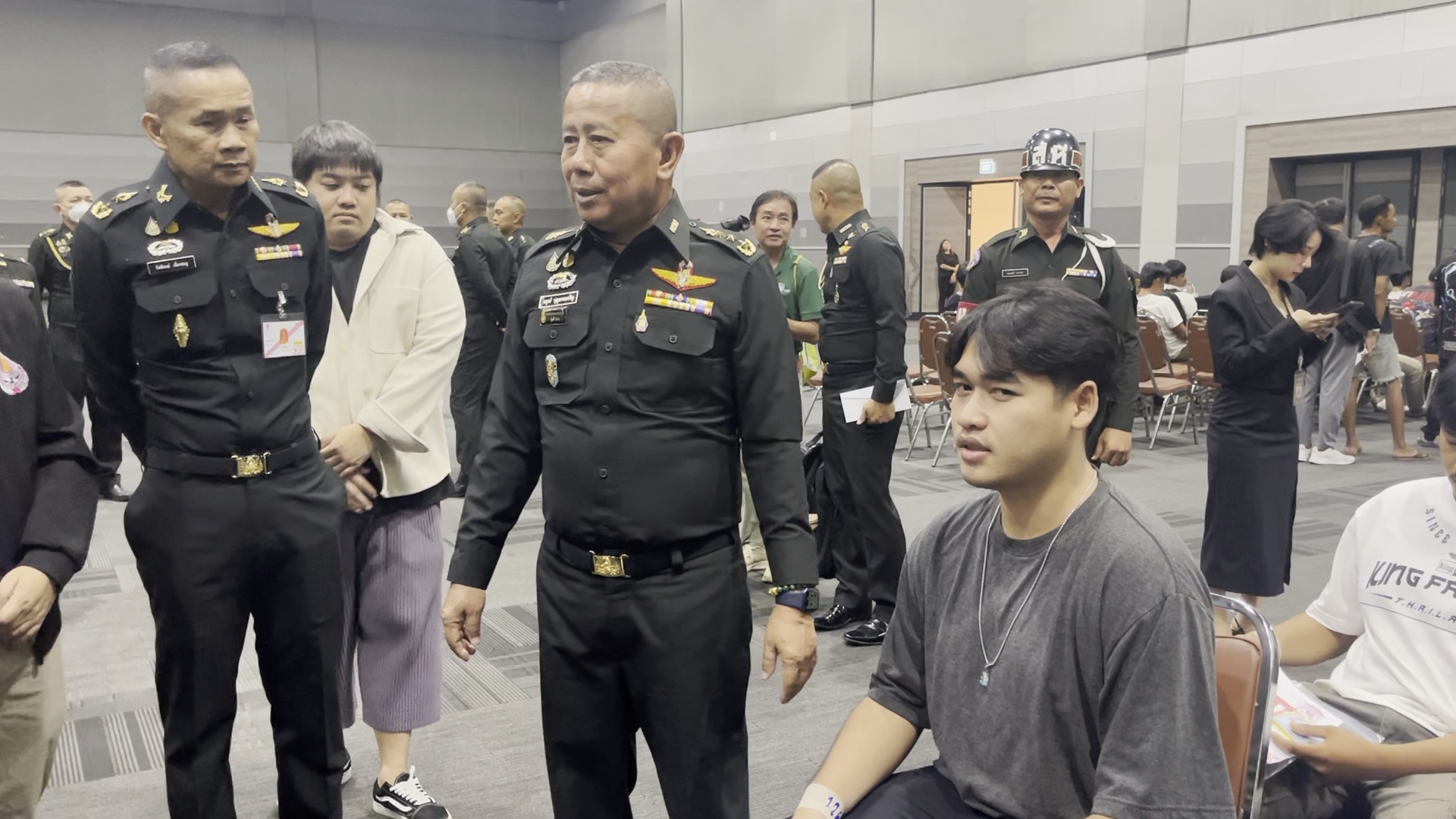 แม่ทัพภาค 2 ตรวจเลือกทหารกองเกินเข้ารับราชการทหารกองประจำการ ที่ขอนแก่น ยืนยันกองทัพจะดูแลน้องๆให้เหมือนลูกหลาน
