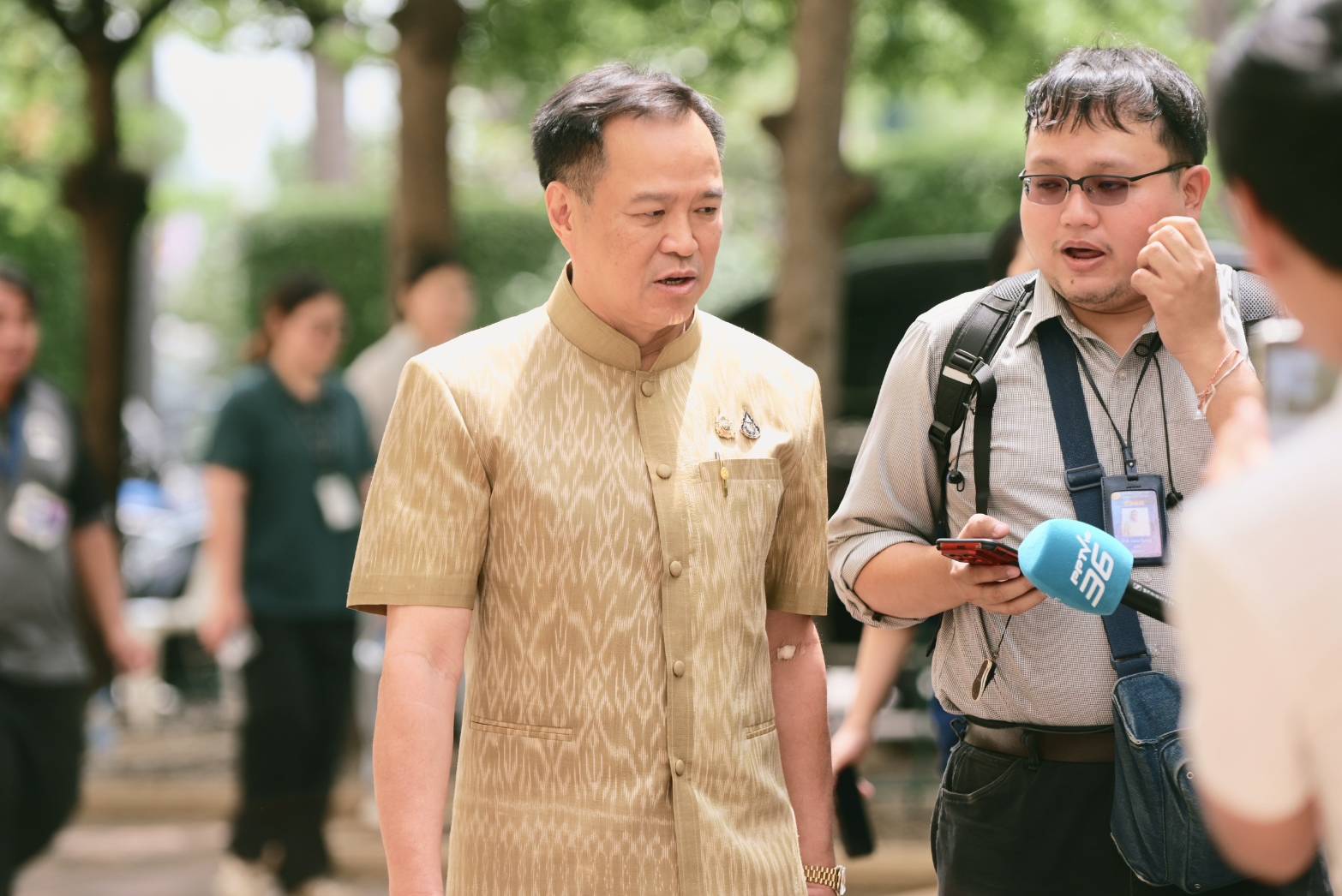 "อนุทิน" ขอสื่อเลิกถาม "ปรับครม." ย้ำทุกอย่างอยู่ที่ "นายกฯ" ปัดข่าวจับมือ "รทสช." ต่อรองกดดันเก้าอี้