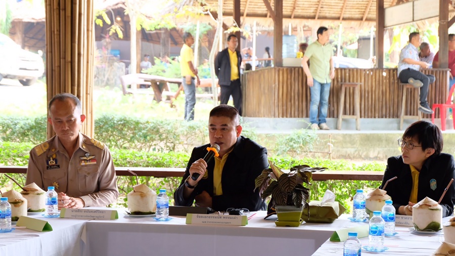 “ธรรมนัส” หนุนแก้ปัญหามูลช้าง ทำปุ๋ยคอก-ปุ๋ยหมัก แนะผลิตให้ได้มาตรฐาน ต่อยอดขายเพิ่มรายได้