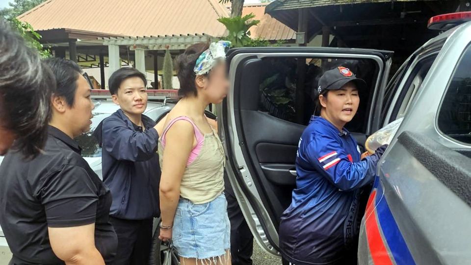 รวบแล้ว! สาวจีน หลังก่อเหตุ “หยุมหัว” นักท่องเที่ยวต่างชาติ-คนไทย