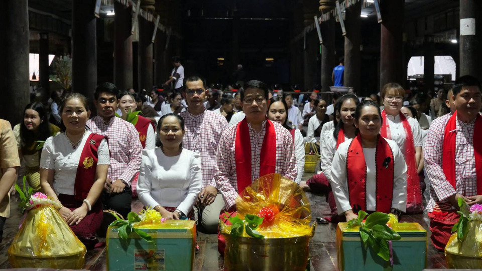 กาญจนบุรี ชวนแต่งไทย-หิ้วตะกร้า ทำบุญตักบาตรสะพานมอญ กระตุ้นเศรษฐกิจชุมชน พร้อมร่วมถวายบุญหม้อนิธิตามประเพณีมอญสังขละบุรี