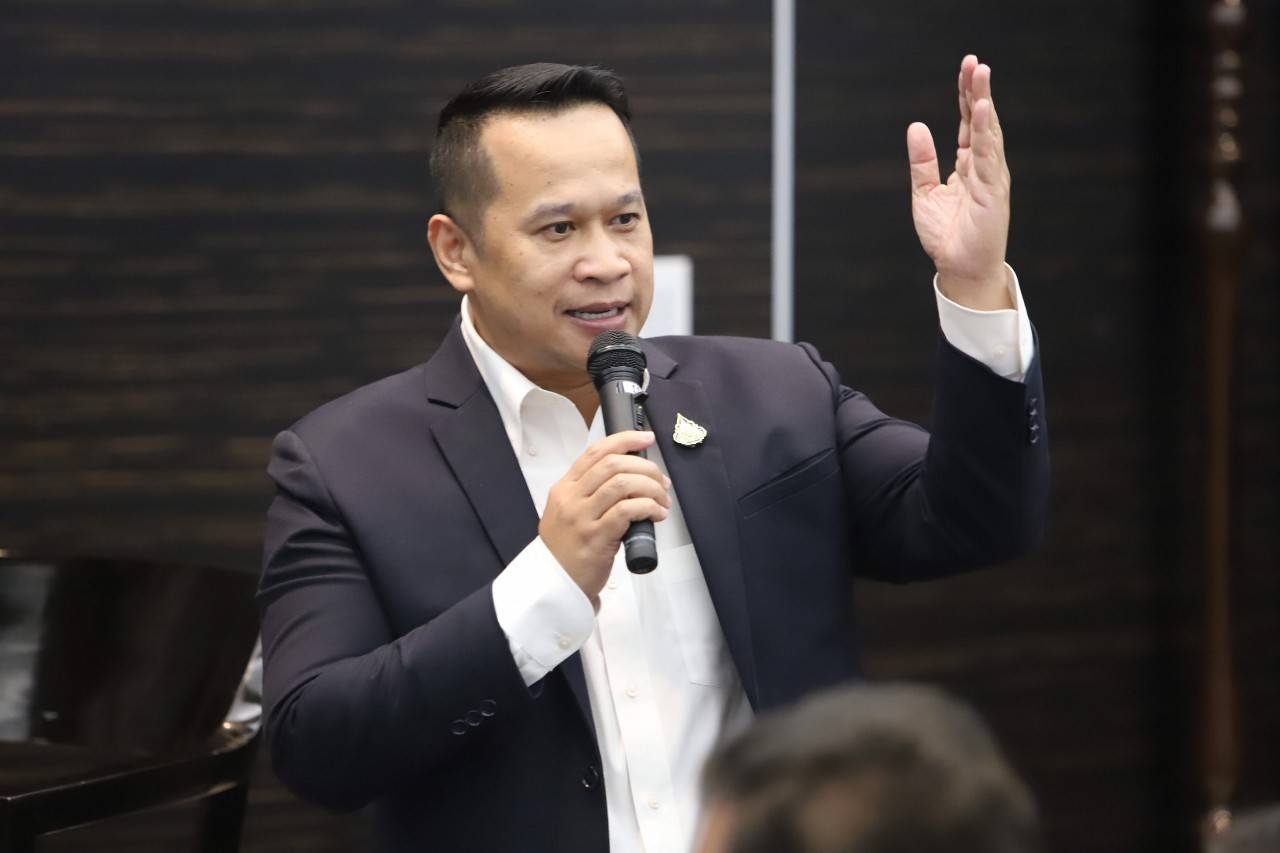 "อนุสรณ์" แนะ รัฐ ให้เงินเยียวยาตกถึงมือคนเดือดร้อนจริงๆ
