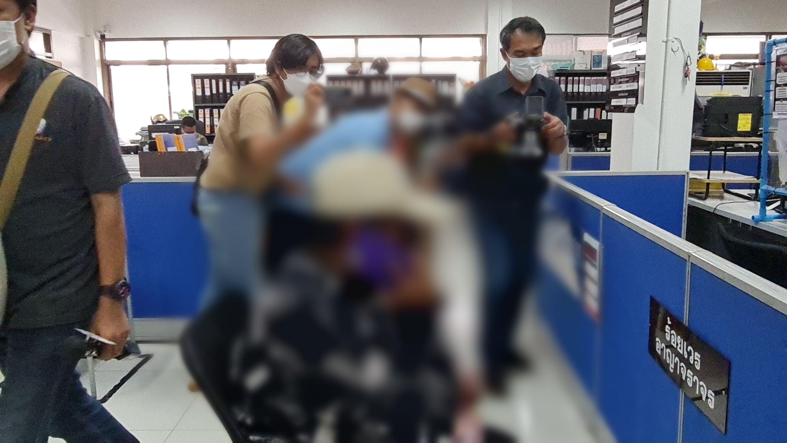 อดีต จนท.ม.ราชภัฏ  โร่มอบตัวคดีโกงเงินค่าเทอม นศ.กว่า 60 ราย รวมมูลค่ากว่า 2 ล้านบาท 