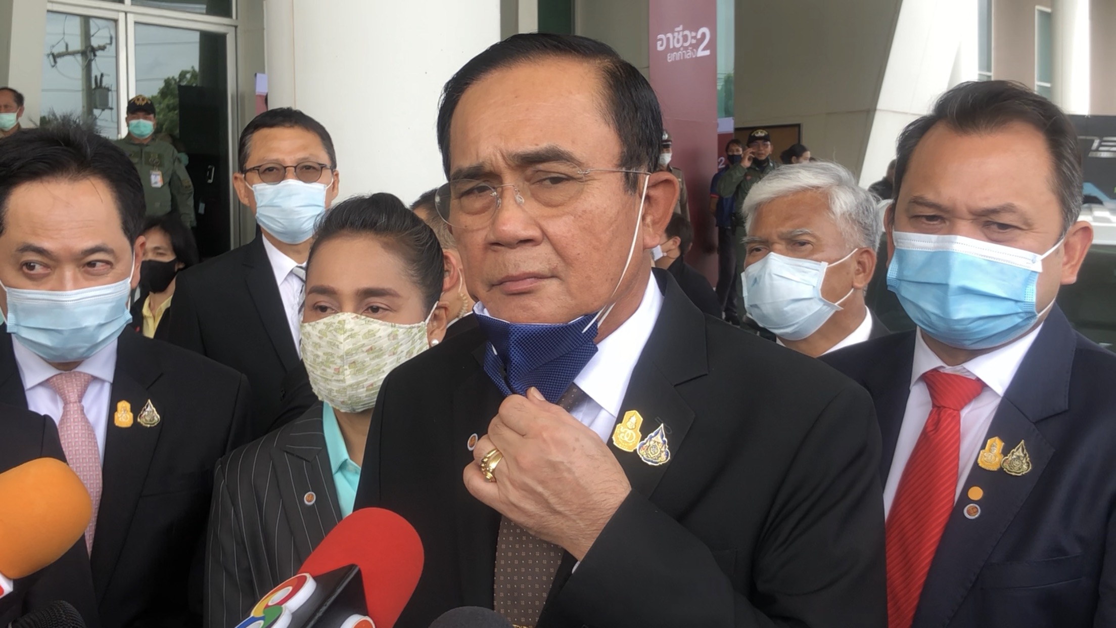นายกฯ บอกตรวจสอบได้ หลังมีข่าวอมเบี้ยเลี้ยงโควิด “ภูธรภาค8”