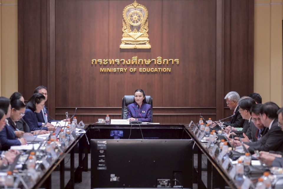 ”รมว.นฤมล” สั่งปรับเกณฑ์สอบครูใหม่ ตั้งมาตรฐานครูการศึกษาพิเศษ พร้อมกำชับ สพฐ.ปรับเกณฑ์ประเมินนักเรียน เน้น พัฒนาศักยภาพ 