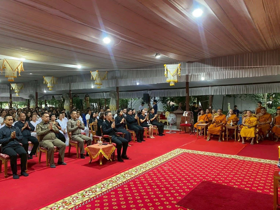 อำเภอโพธิ์ทอง บำเพ็ญกุศลสวดพระอภิธรรม ถวายแด่พระบรมราชชนนีพันปีหลวง 