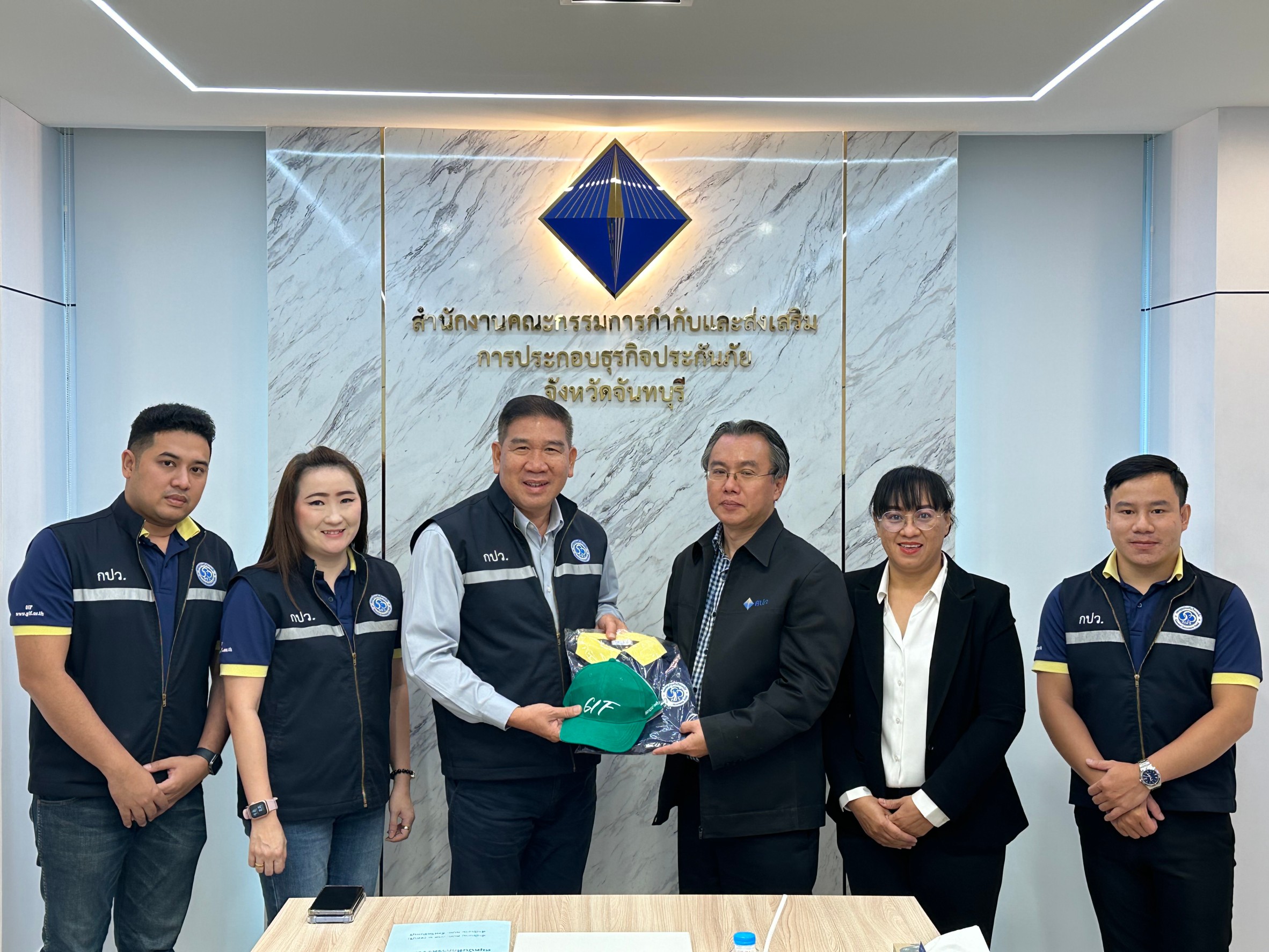 กองทุนประกันวินาศภัยจัด “โครงการให้คำปรึกษาและความรู้กปว.แก่บุคลากรสำนักงาน คปภ. จังหวัดจันทบุรี เชิงรุก 