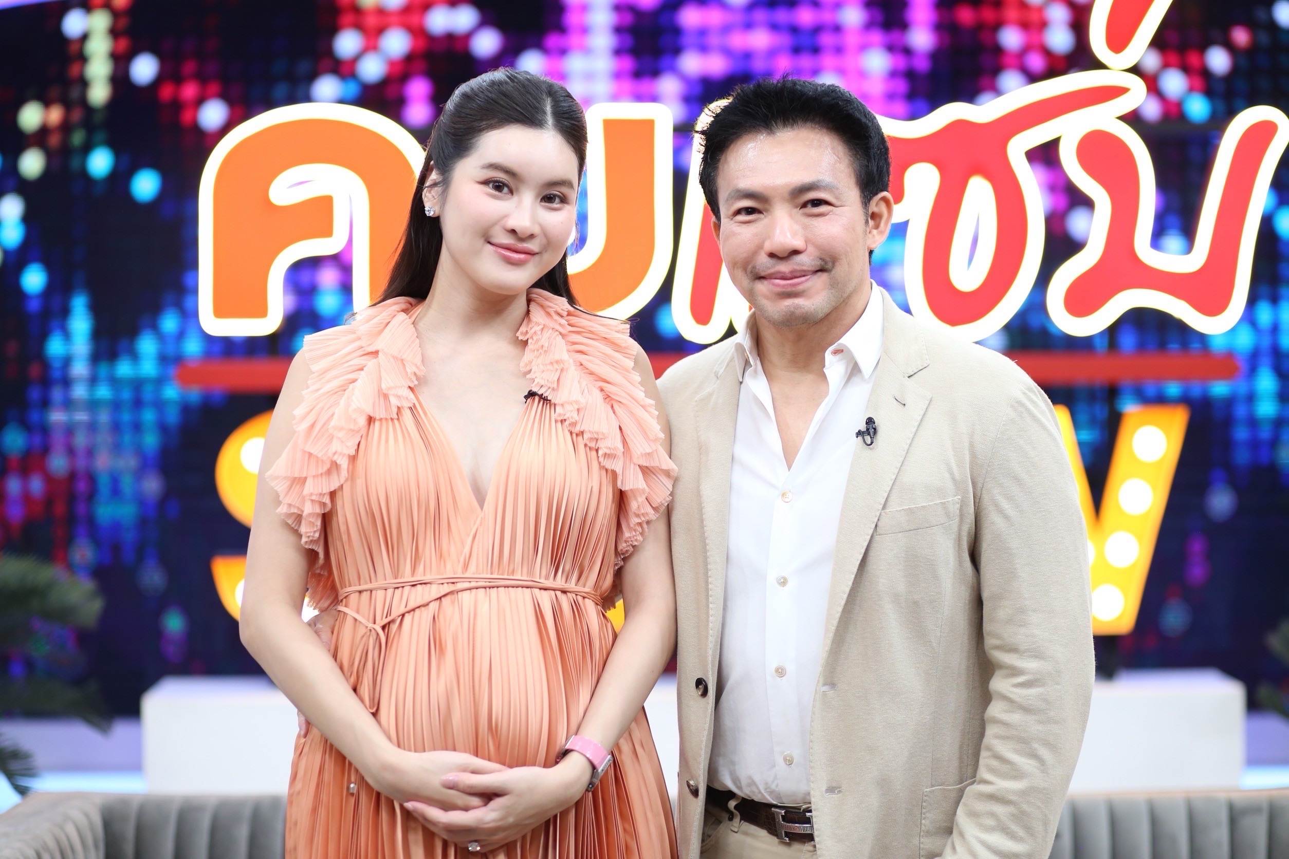 สุดน่ารัก! “หมอสอง” ยกเครื่องอัลตราซาวน์ตรวจครรภ์ “น้องออน” ก่อนนอน 