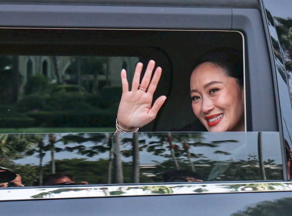 ด่วน! "อุ๊งอิ๊ง แพทองธาร" เตรียมลาออกหัวหน้าพรรคเพื่อไทย เปิดทางเลือกผู้นำใหม่ หลังศาลรัฐธรรมนูญชี้ขาดพ้นเก้าอี้นายกฯ