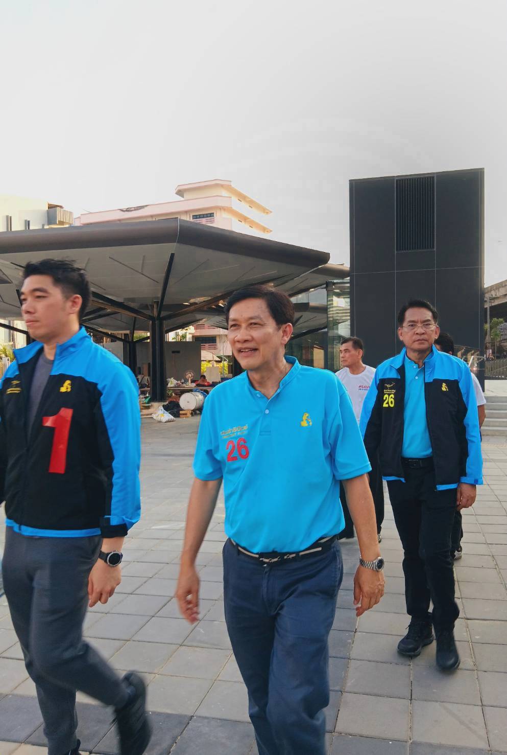 ชาวบางกะปิเฮ ! "ดร.สามารถ" จับมือ "ประพฤติ" ลุยแก้ปัญหารถไฟฟ้าสายสีส้มหน้ารามฯ    