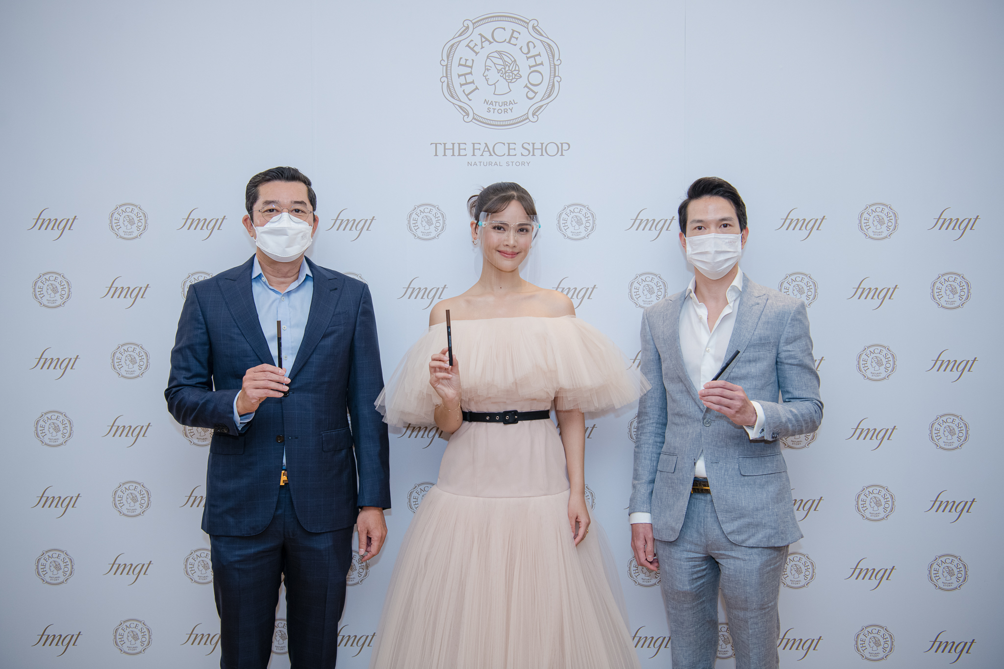 เดอะเฟสช็อป เปิดตัว “ญาญ่า อุรัสยา เสปอร์บันด์”  พรีเซนเตอร์ดินสอเขียนคิ้วใหม่ล่าสุดส่งตรงจากเกาหลี 