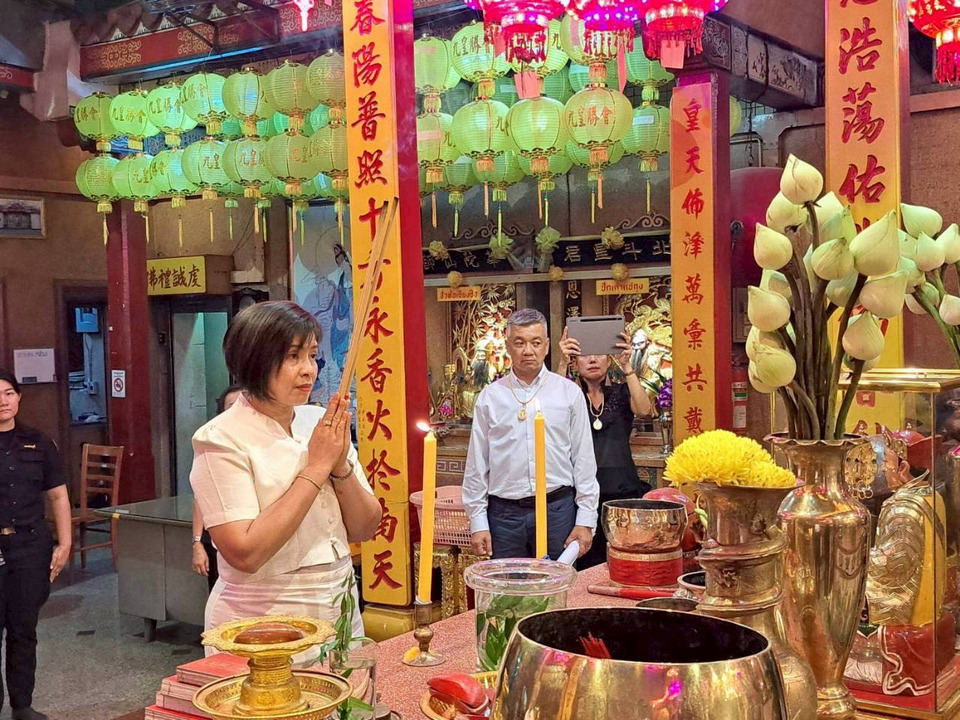 “รองปลัดกรุงเทพมหานคร”เปิดงาน “ลอยกระทงเชิงสะพานกรุงเทพ” ปีแรก สืบสานประเพณีไทย พร้อมชูแนวคิดกระทงรักษ์โลก