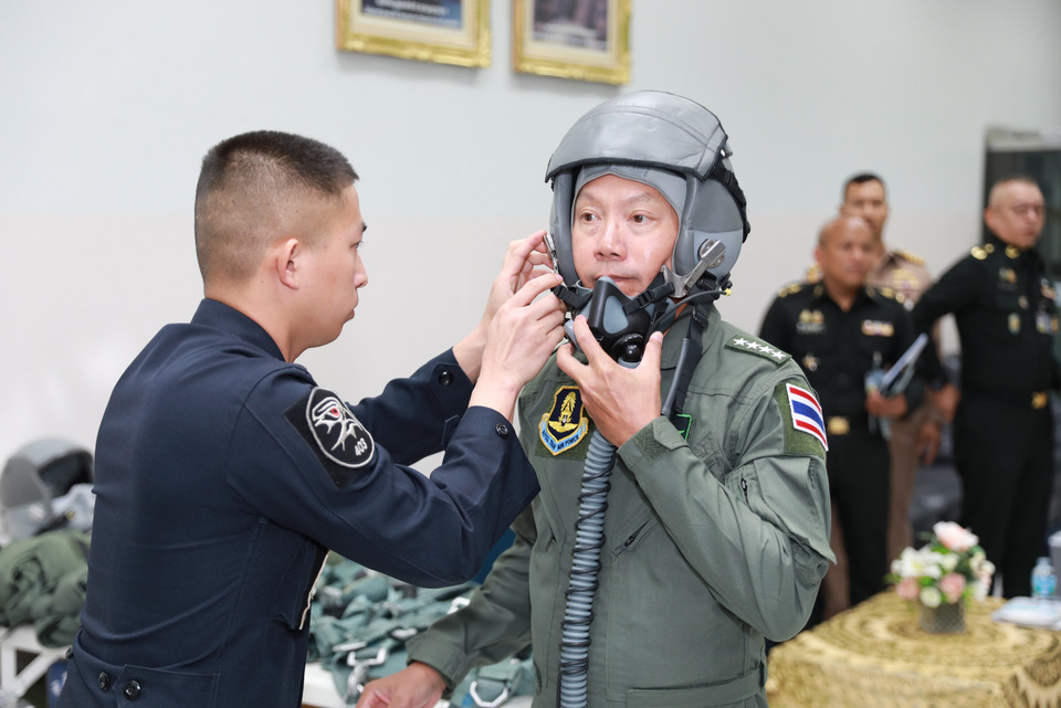 ผบ.ทสส. ตรวจร่างกายเตรียมขึ้นบิน F-16 เสริมความพร้อมภารกิจกองทัพอากาศ