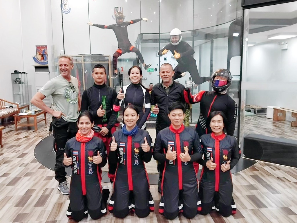 สตช. จับมือ "บุญรอดฯ" หนุนส่งนักกีฬากระโดดร่มทีมชาติไทย เข้าแข่ง "5th FAI World Cup of Indoor Skydiving" ที่จีน