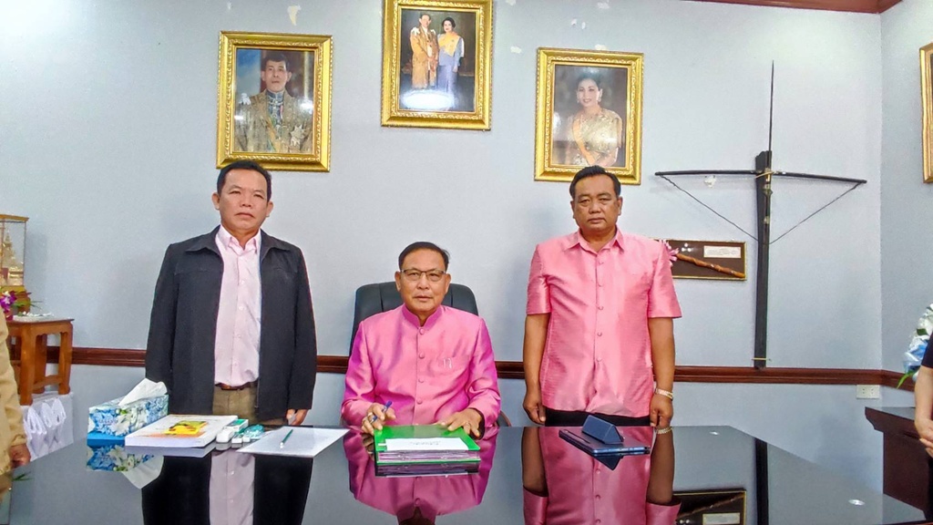 "วีระพงษ์ ทองผา" เริ่มงานนายก อบจ.มุกดาหารวันแรก
