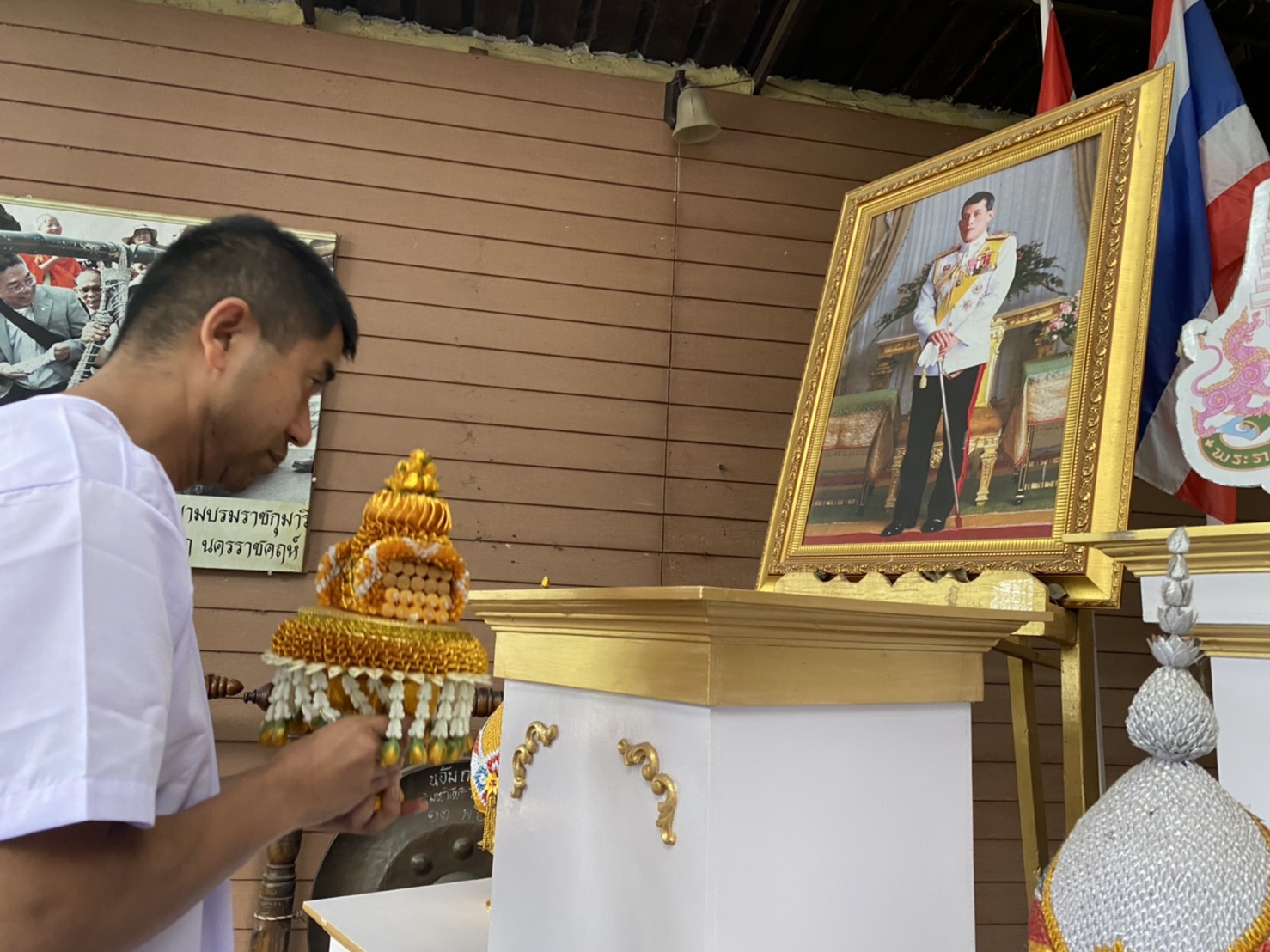 "บิ๊กโจ๊ก" เข้าสู่ร่มกาสาวพัสตร์ ถวายเป็นพระราชกุศล - แทนคุณบิดามารดา 
