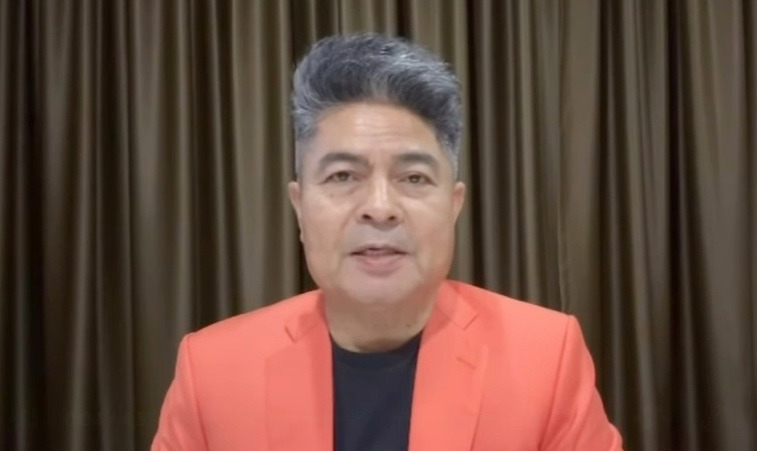 "เทพไท" ยกเพลงชาติส่งสารถึงกัมพูชา ลั่น "ไทยนี้รักสงบ แต่ถึงรบไม่ขลาด"