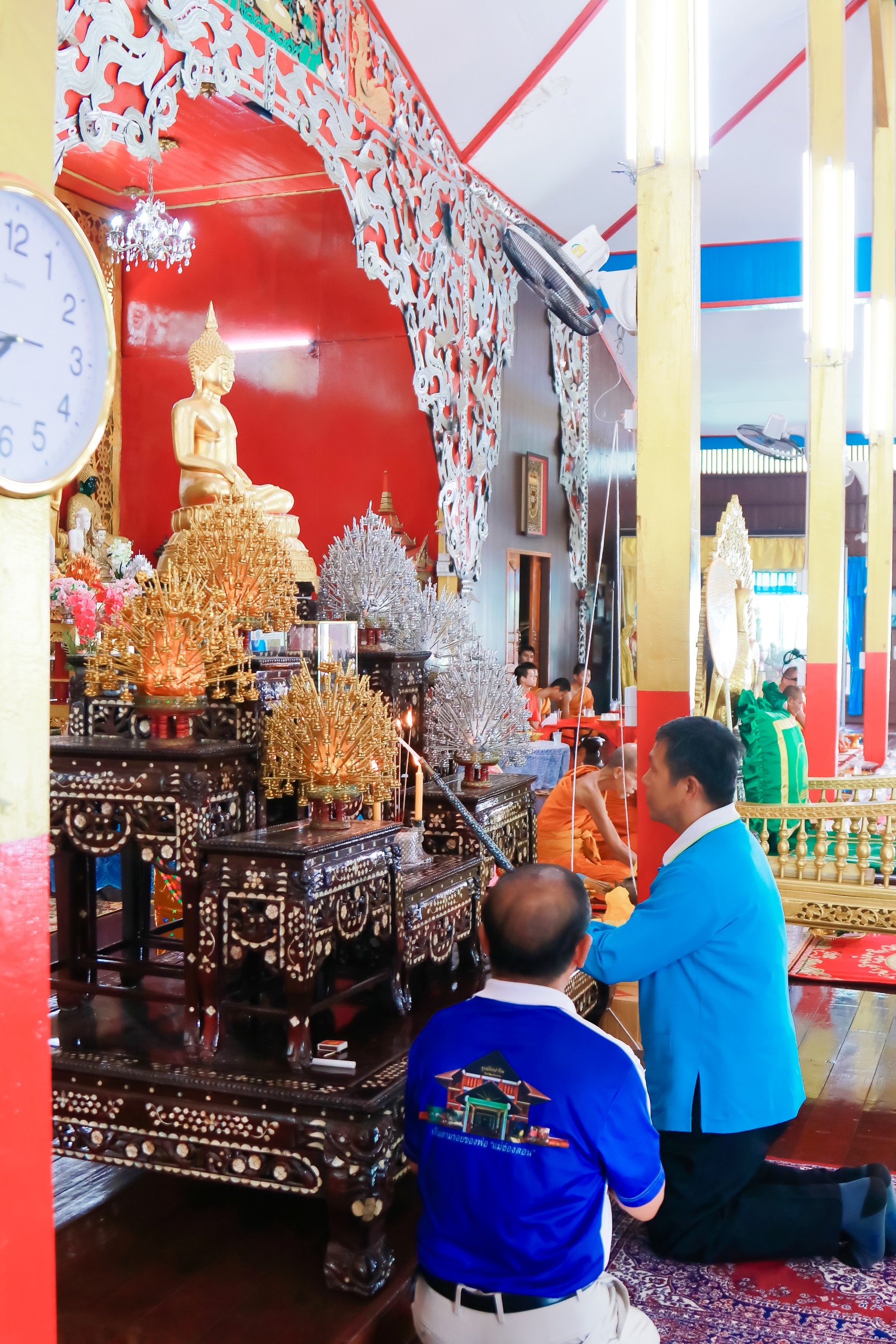 ทม.แม่ฮ่องสอน จัดพิธีหล่อเทียนพรรษา ประจำปี 2566 วัดจองคำ พระอารามหลวง