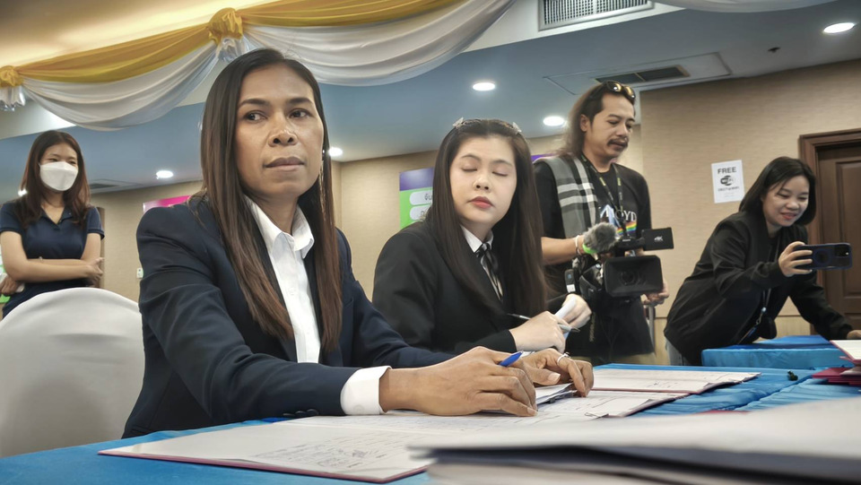 สส.บัญชีรายชื่อเพื่อไทย-ตัวแทน “พีระพันธ์ุ” รับหนังสือรับรอง กกต. แล้ว เหลืออีก 3 คน