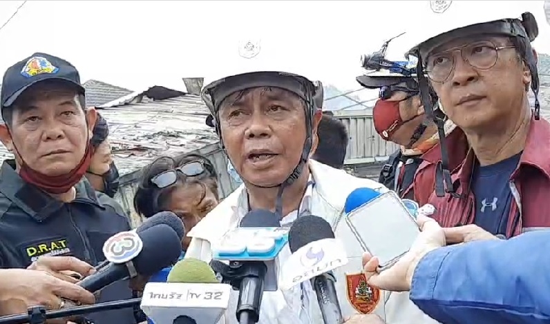 ผู้ว่าฯ กทม.ลงพื้นที่เกิดเหตุเพลิงไหม้อาคารถล่ม ขณะยอดผู้เสียชีวิตยังอยู่ที่ 4 ราย 