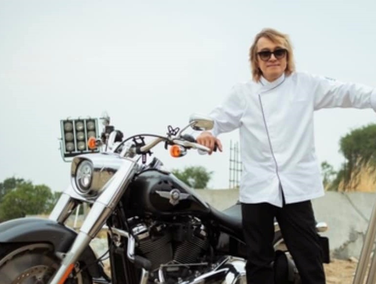"ติ๊ก ชิโร่" โพสต์ขายรถ Harley Fatboy ลั่น วันหน้าฟ้าใหม่ค่อยมารักกัน