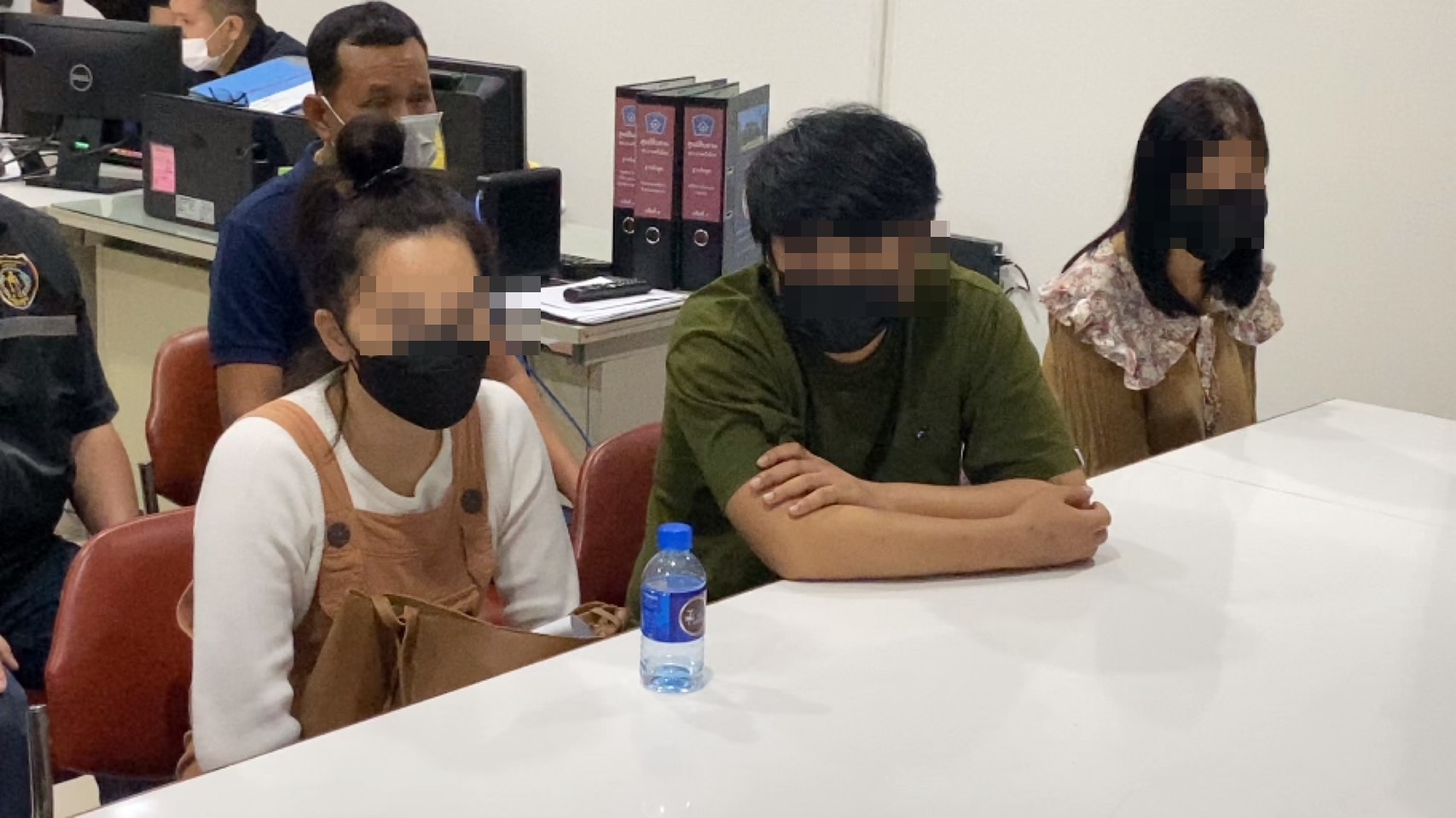 ตร.ล่อซื้อสามีภรรยาพาเด็กอายุ 15-17 ปี 8 คน ค้าประเวณี