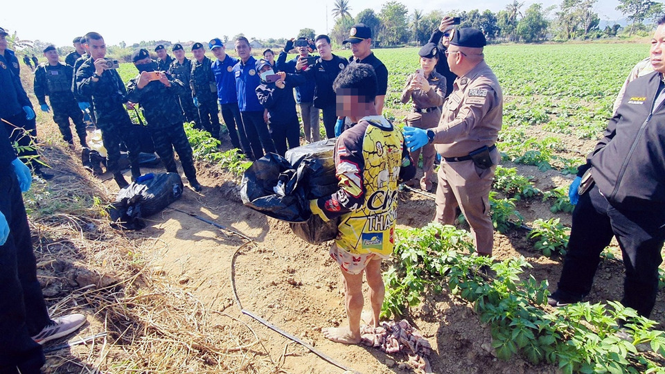ทะลักไม่หยุด! กองกำลังผาเมือง ปะทะเดือดชายแดนแม่สาย ยึดไอซ์ 245 กก. คุมผู้ต้องสงสัยชาวเมียนมาได้ 1 ราย