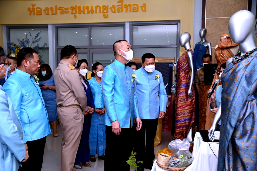 13 ปี กรมหม่อนไหม เดินหน้าดันผ้าไหมไทยสู่สากล 