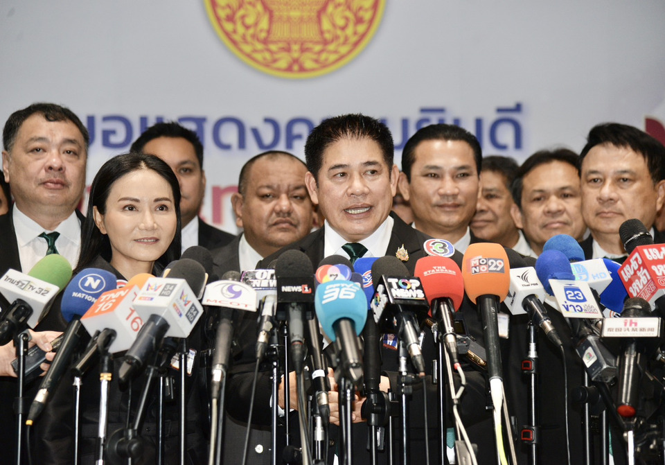 "ธรรมนัส" ไม่กังวล ! ดีเอสไอบุกค้นบ้าน "ชนนพัฒฐ์"  ให้โอกาสพิสูจน์ตัวเองตามกฎหมาย
