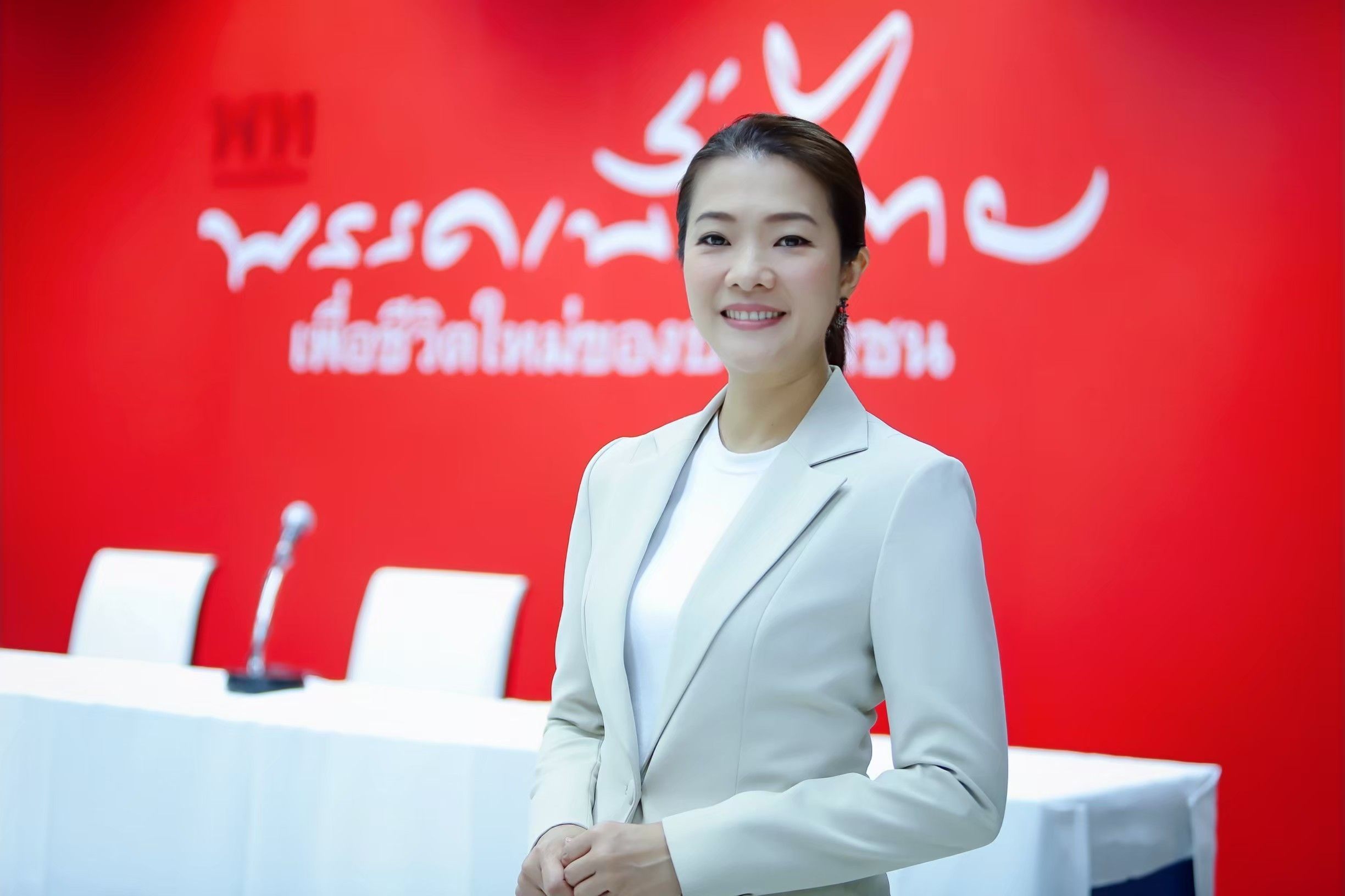 "โฆษกเพื่อไทย" โวชาวศรีสะเกษตอบรับล้นหลาม ฝากผู้สมัครส.ส.ศรีสะเกษเลือกแลนด์สไลด์ครบทุกเขต