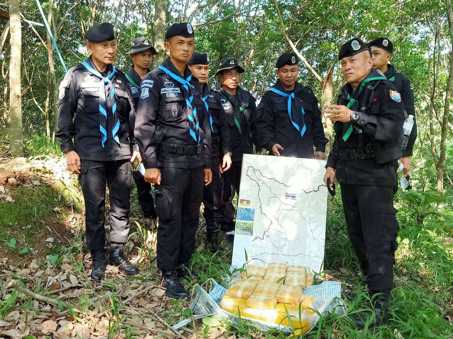'ทหารผาเมือง'ปะทะกลุ่มขบวนการยาเสพติดดับ1ราย ตรวจยึดยาบ้า2.4 แสนเม็ด          