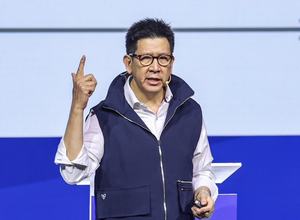 “เอกนิติ” กางแผนขับเคลื่อนศก. “10 Plus” พลิกโฉมปท. พร้อมดันจีดีพีโตเกิน 3% ใน 4 ปี เน้นอุตสาหกรรมอนาคต -ลดค่าไฟกลุ่มรายได้น้อย