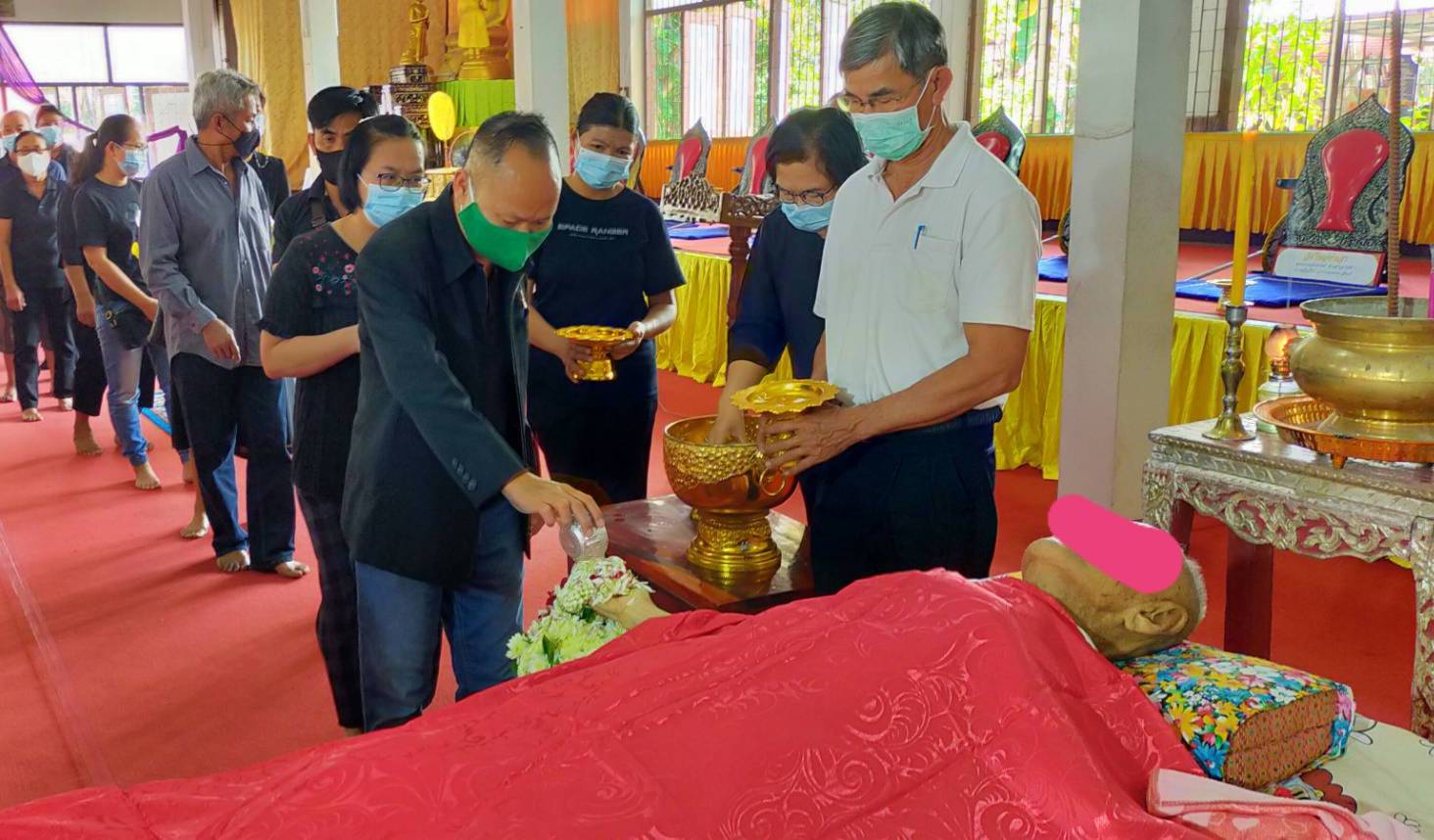 สมาพันธ์นักข่าวและสื่อสารมวลชนภาคเหนือร่วมรดน้ำศพพ่อนักข่าวอุตรดิตถ์