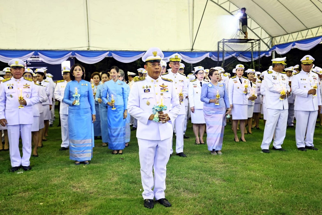 พ่อเมืองระยอง นำพสกนิกรทุกหมู่เหล่า จุดเทียนถวายพระพรชัยมงคล "สมเด็จพระพันปีหลวง"