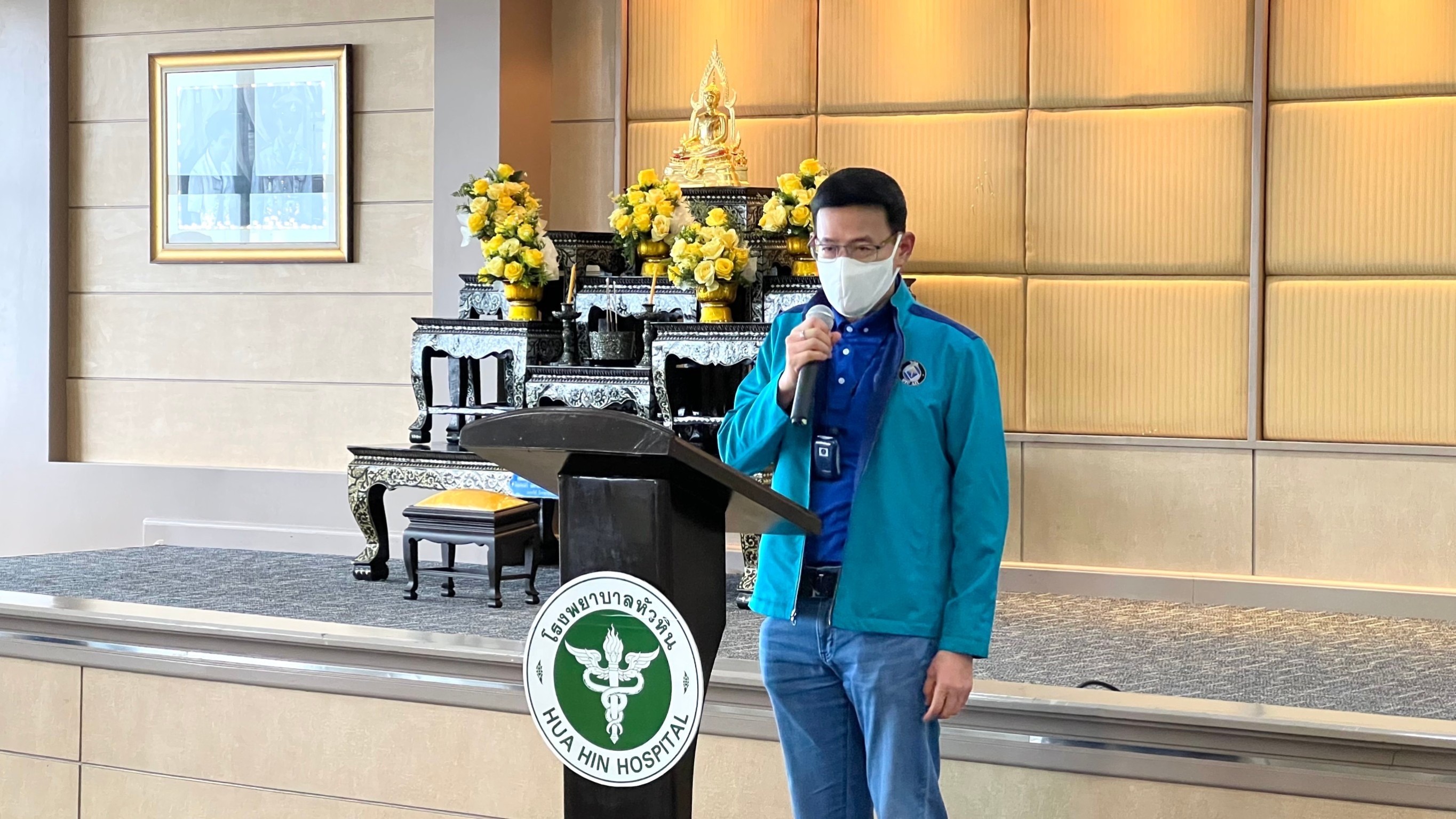 เลขาธิการ คปภ. ร่วมกับสมาคมศิษย์เก่า วปส. -​นศ.หลักสูตรรุ่นที่ 10  และอุตสาหกรรมประกันภัย ส่งมอบห้องความดันลบให้รพ.​สู้ภัยโควิด