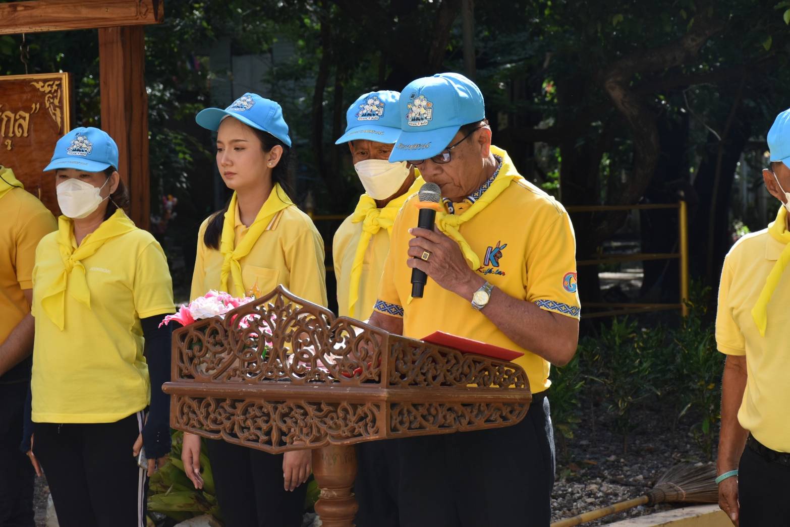 อำเภอสระโบสถ์และทต.จัดกิจกรรมจิตอาสาบำรุงรักษาต้นไม้ทรงปลูกเพื่อเฉลิมพระเกียรติในหลวง
