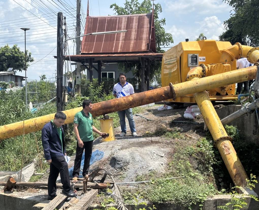 สชป.12 ติดตั้งเครื่องสูบน้ำ เร่งระบายฝนสะสมพื้นที่โพธิ์พระยา