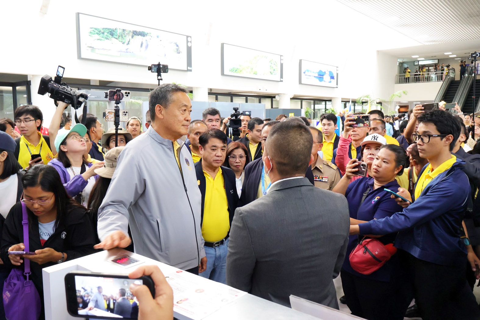 ‘เศรษฐา’ ชงเปลี่ยนชื่อสนามบินหัวหิน เป็น ‘เพชร-หัวหิน’ รับการท่องเที่ยว 