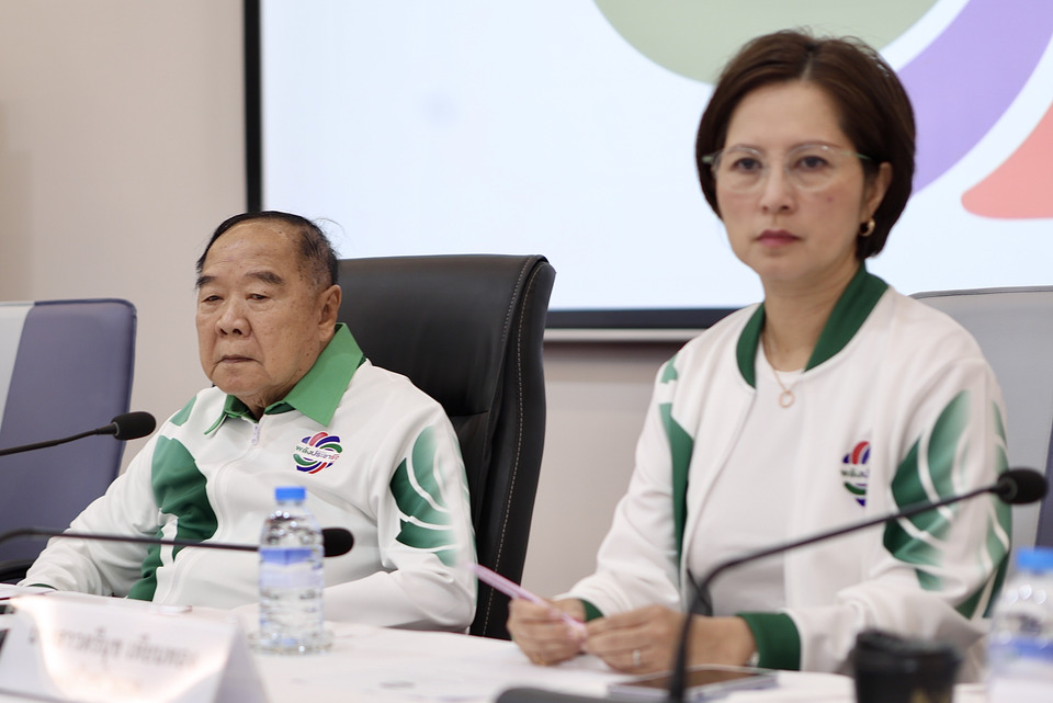 "บิ๊กป้อม" หนุนตรีนุช ปรับสิทธิแรงงานนอกระบบ เพิ่มหลักประกันชีวิตที่มั่นคง