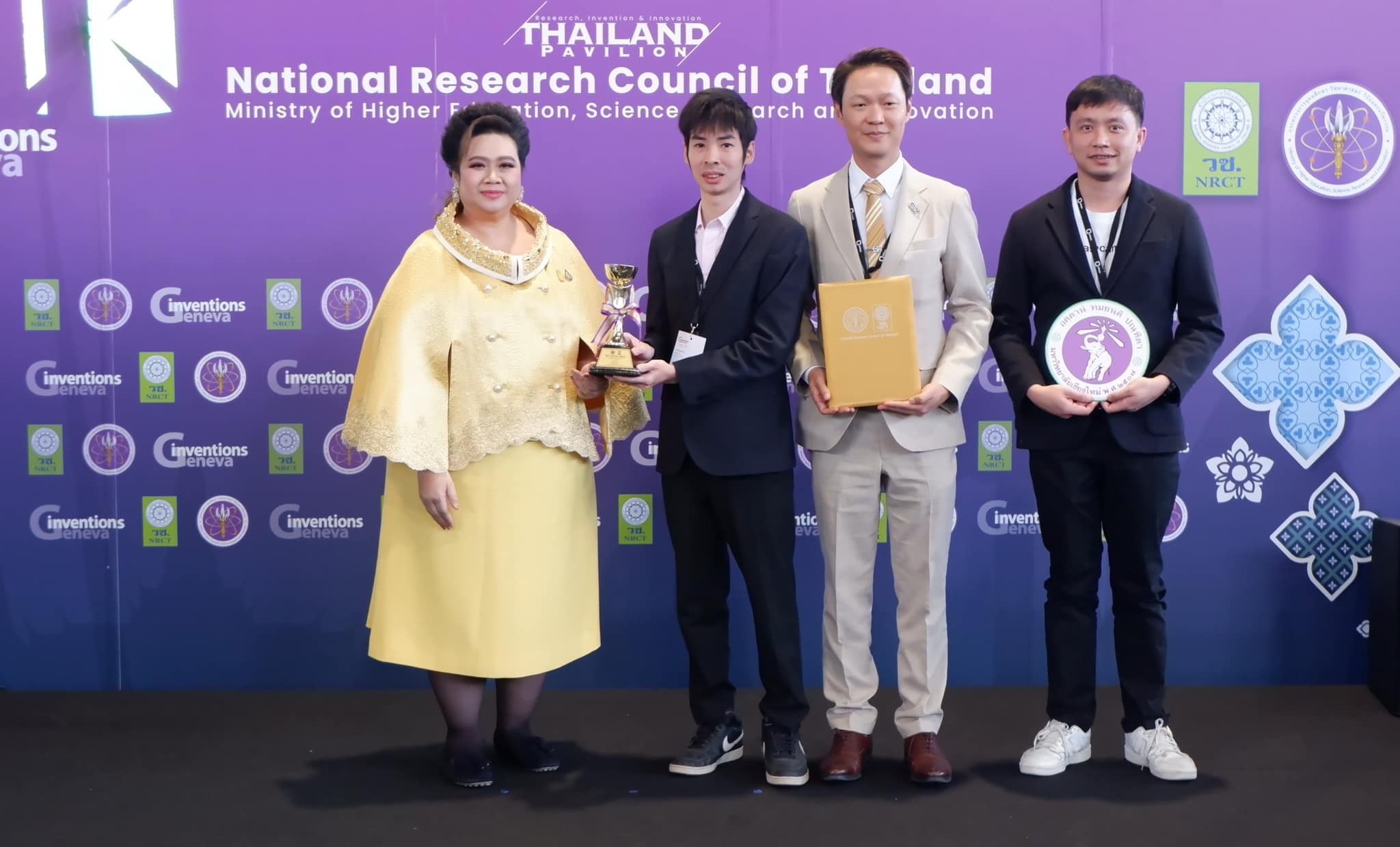  หยุดผมร่วง! ปลอดภัยด้วยนวัตกรรม “PlasOne” เทคโนโลยีพลาสมาเย็นจากอากาศฟื้นฟูเส้นผม ผลงานนักวิจัยไทย