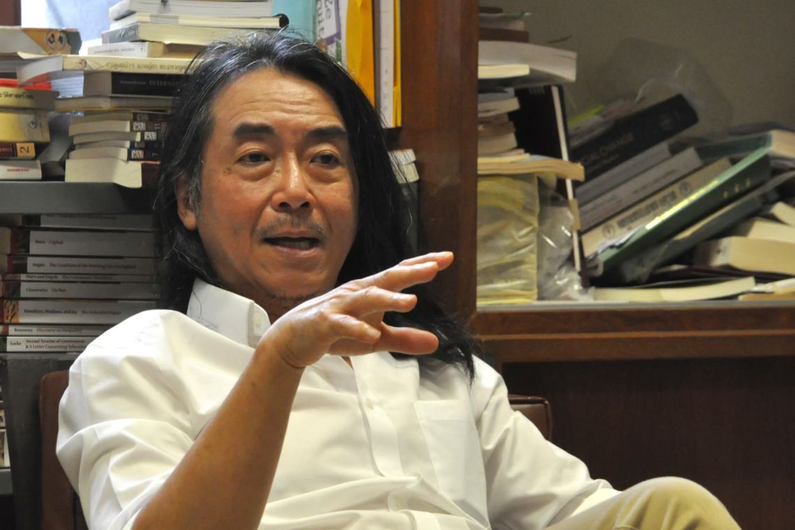 'ไชยันต์' ไล่ไทม์ไลน์คนอังกฤษถูกจับ ข้อหาก่อกวนความสงบ จากการประท้วงสถาบัน